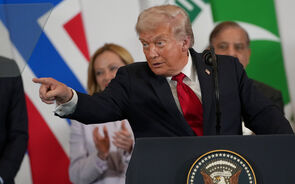 Trump diz que as tarifas elevadas à China 'não são sustentáveis'