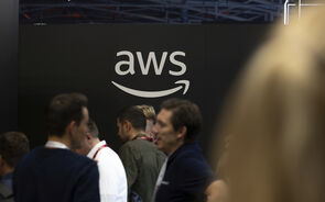 'Cloud' da Amazon tenta dar luz ao apagão. Serviços voltam a ficar online