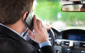 Multas por uso de telemóvel ao volante duplicaram no primeiro trimestre, diz Segurança Rodoviária