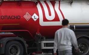 Bulgária assume controlo de refinaria da Lukoil 