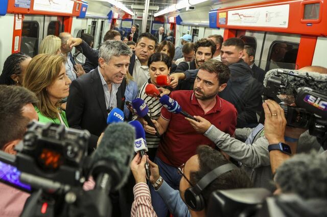 Carneiro acusa Governo de 'oportunismo' na lei dos estrangeiros e pede explicações sobre CP