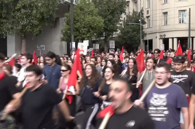 Trabalhadores protestam na Grécia contra mudanças nas leis do trabalho