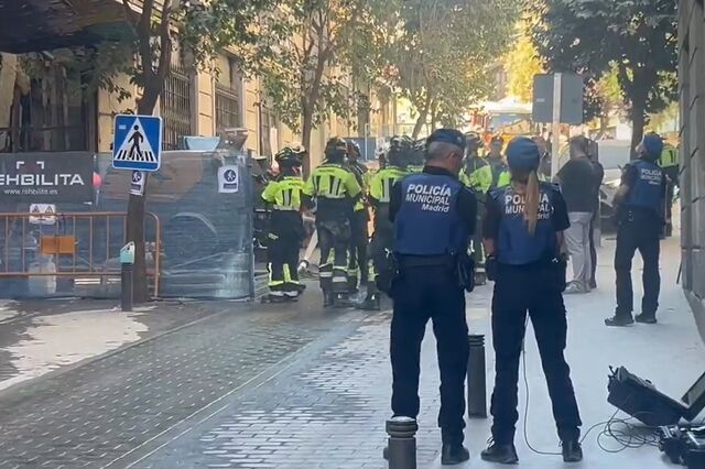 Prédio desaba no centro de Madrid. Há pelo menos quatro pessoas presas nos escombros e uma ferida
