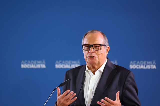 Carlos César diz que todas as vitórias e derrotas são das direções dos partidos