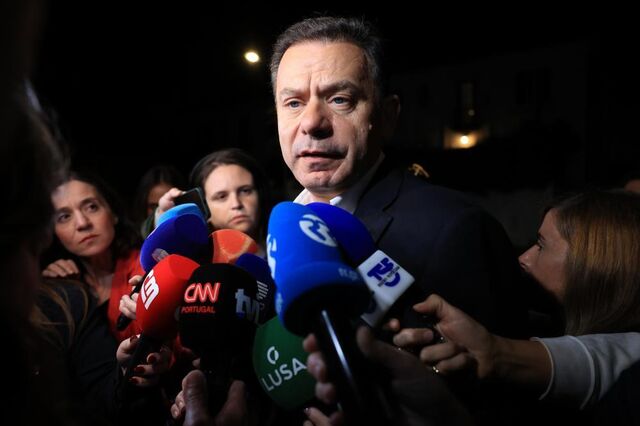 Montenegro admite orientação para maior eficiência no SNS mas rejeita cortes