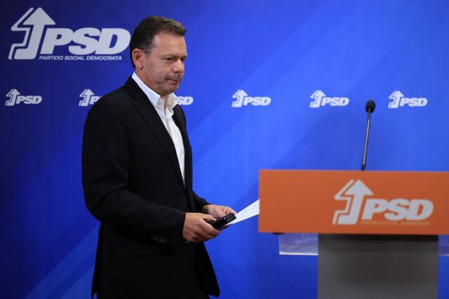 Montenegro convoca diretas no PSD para maio e desafia Passos Coelho a candidatar-se