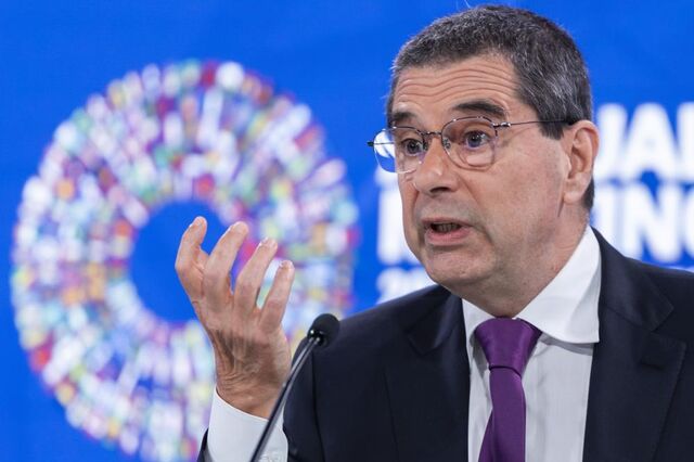 Sem novas medidas, FMI vê excedente esvaziado a zero em 2026 e défices depois disso 