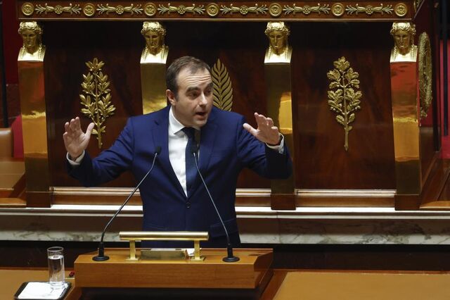 França: Governo de Lecornu sobrevive após escapar a duas moções de censura