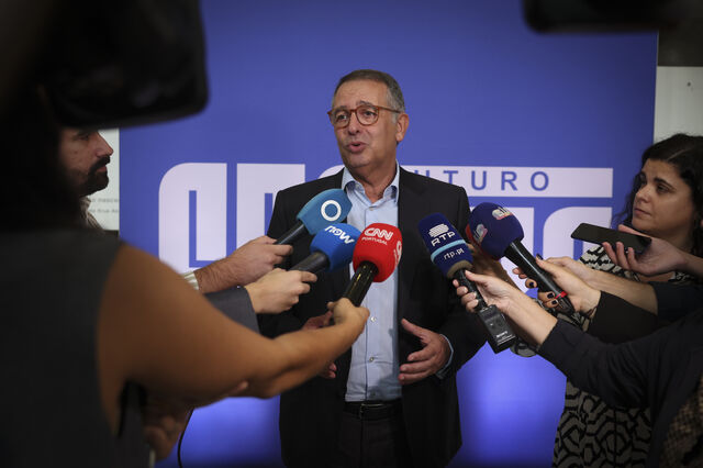 Seguro toma 'boa nota' de eventual apoio do PS mas quer ser Presidente 'acima dos partidos'