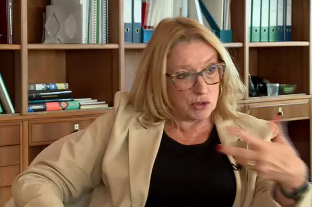 'Vamos repor um regime que facilita a saída mais cedo' do trabalho