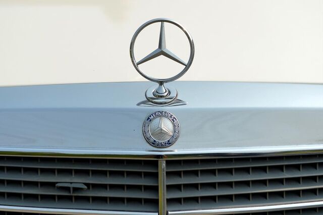 Lucro da Mercedes-Benz cai 50% até setembro para 3.878 milhões de euros