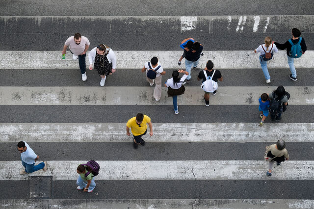 Poupança cai em 2026, mas continua a níveis próximos aos da covid