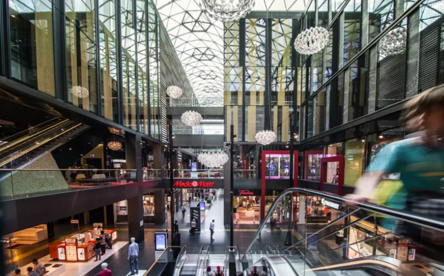 O Höfe am Brühl, situado na cidade de Leipzig, é um dos shoppings geridos pela Sonae Sierra.
