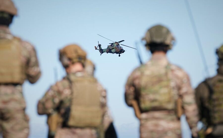 Defesa, exercícios militares