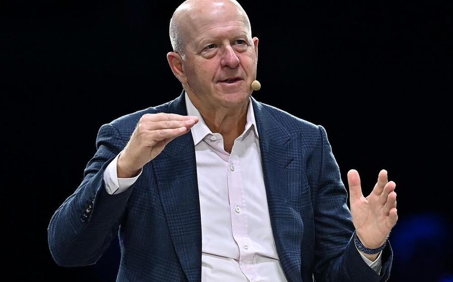 David Solomon aponta semelhanças entre IA e bolha 'dot com' em Turim