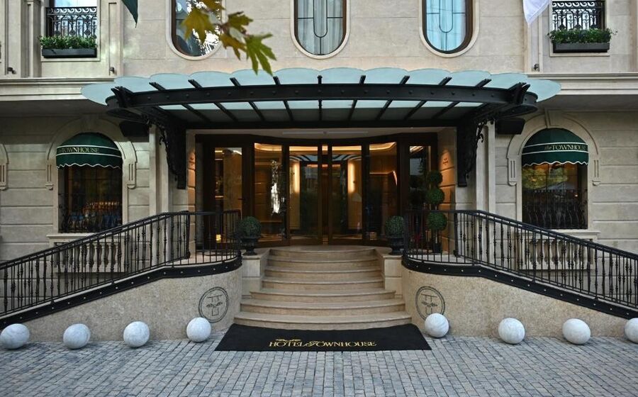 OLI equipa o paquistanês The Townhouse Hotel.