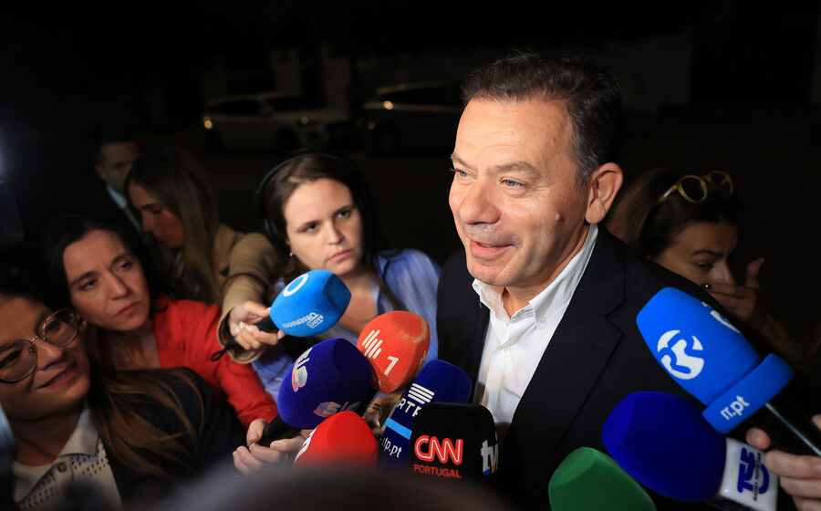 Montenegro apela ao voto em autarcas 'alinhados' para parcerias governo-municípios