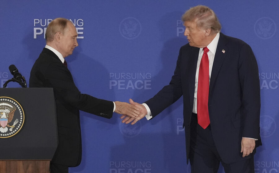 Trump falará com Putin, enquanto Zelensky visita a Casa Branca