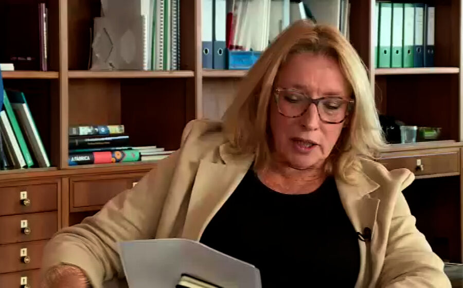 'Só mexemos' no salário mínimo 'por acordo'. 'Não temos pressa' Ministra do Trabalho diz que alterações no salário mínimo não são prioritárias