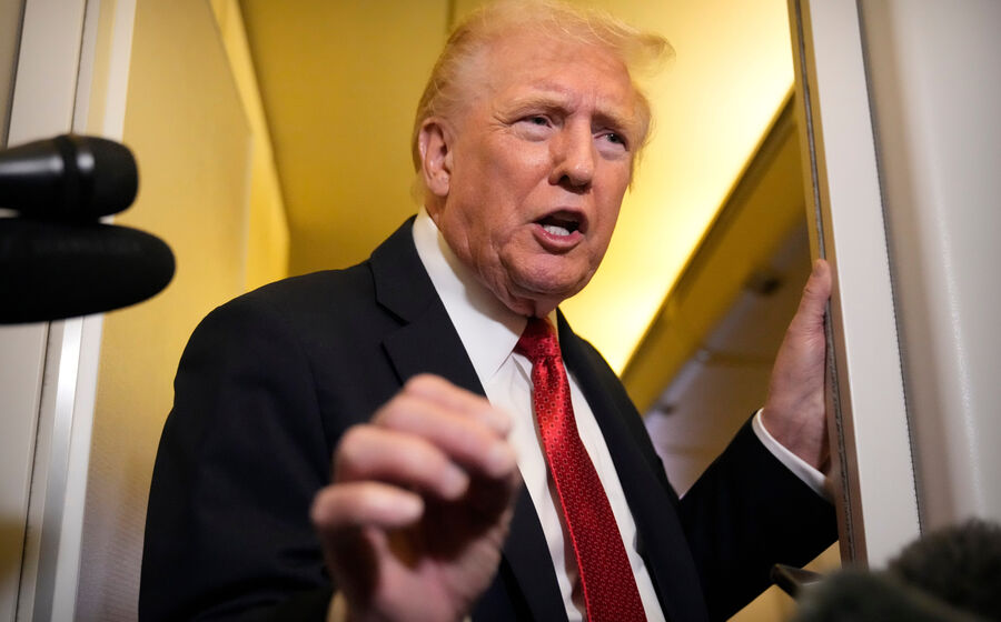 Trump planeia impor tarifas à Colômbia após suspender ajuda financeira