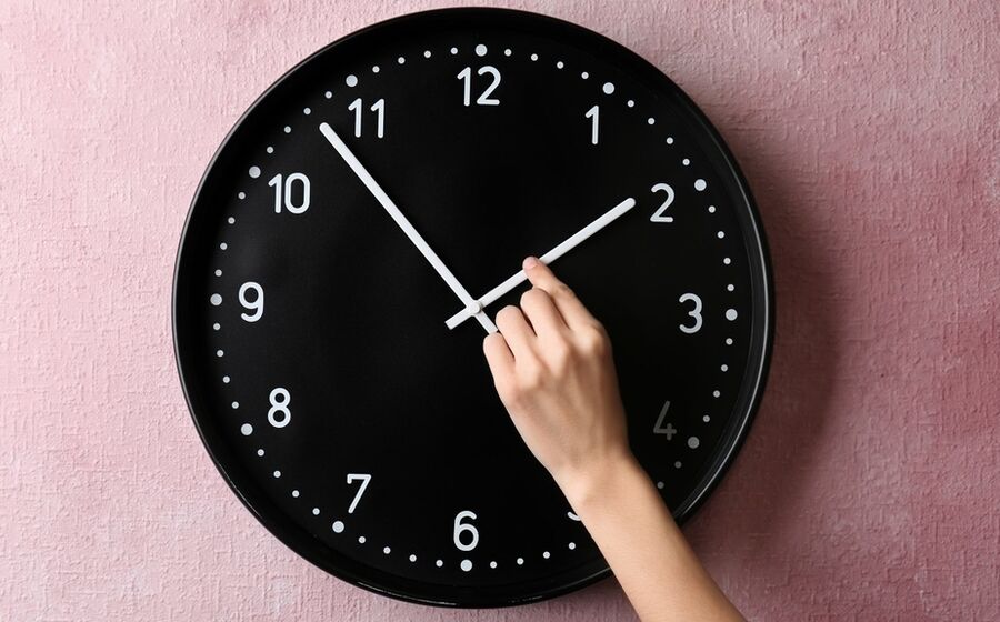 Relógios atrasam uma hora em Portugal continental, Madeira e Açores