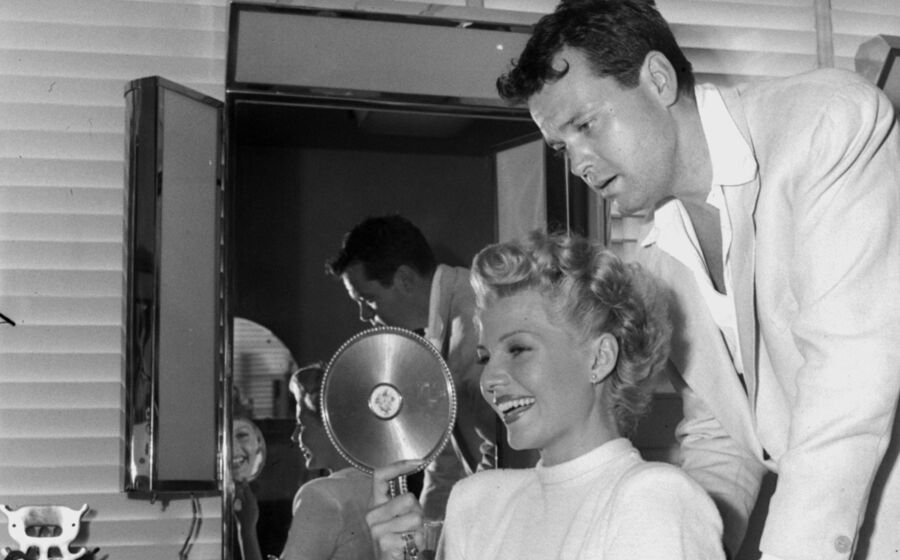 Rita Hayworth e Orson Welles num camarim