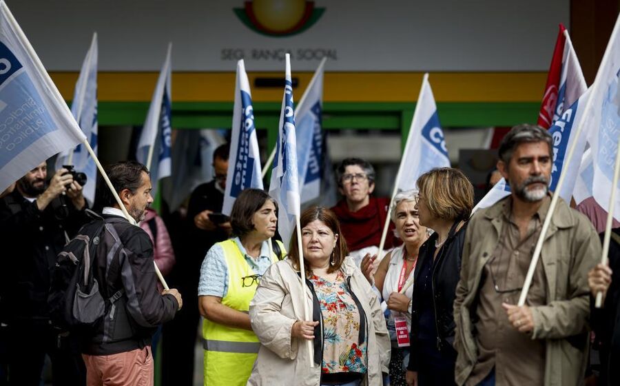 Greve na função pública com adesão de 80% exige aumentos salariais e melhores condições