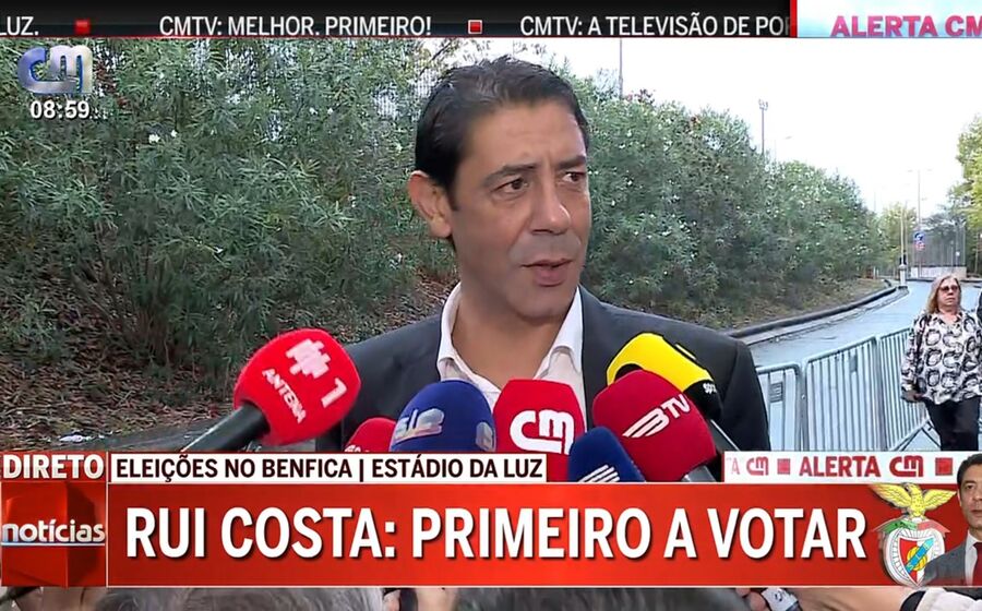 Rui Costa falou aos jornalistas antes de entrar no Pavilhão da Luz