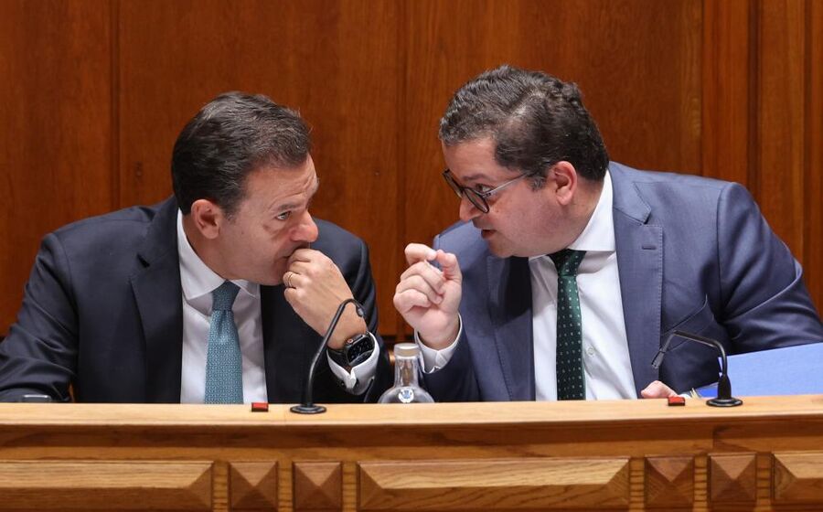 Luís Montenegro defendeu proposta orçamental no arranque da discussão na Assembleia da República.