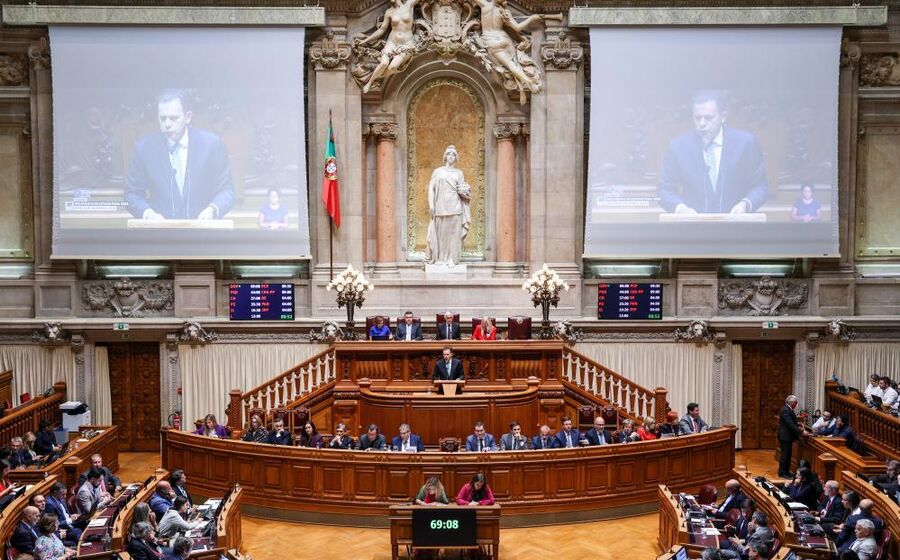Parlamento discute OE 2026 e propostas de alteração.