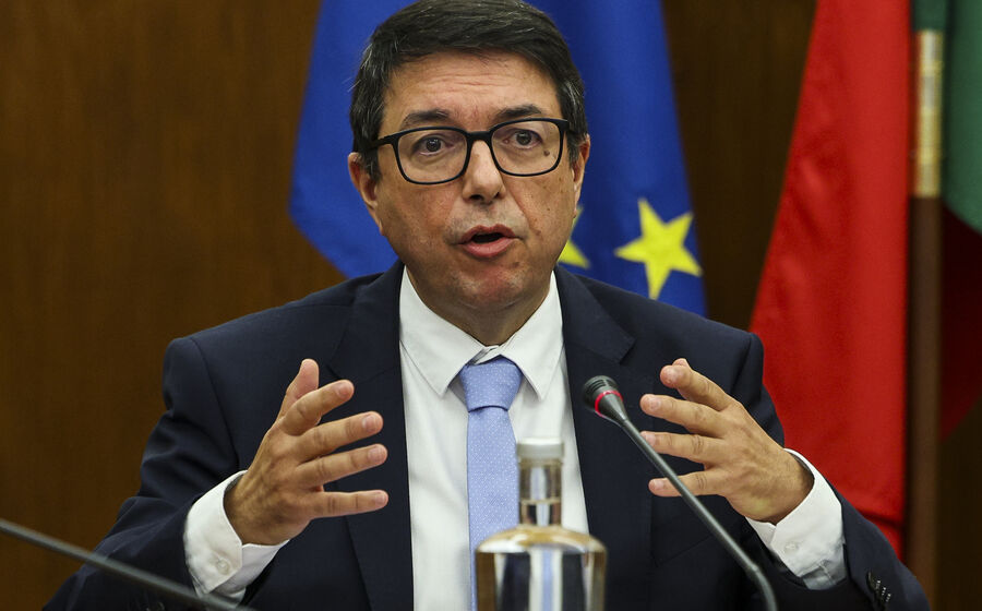 Instrução para reduzir despesa foi dada pela Direção Executiva do SNS, liderada por Álvaro Almeida.