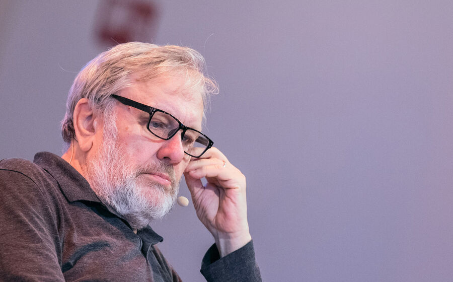 Aos 76 anos, Slavoj Žižek está a lançar um livro novo todos os anos