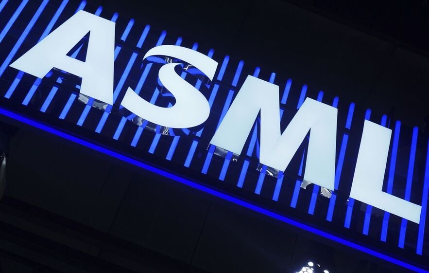 ASML revê projeções de vendas para 2024, impulsionada pela IA, apesar de alerta sobre mercado chinês