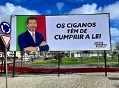 Inquérito aberto a cartazes do Chega com mensagens sobre lei e comunidade cigana