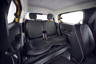 Interior do Renault Twingo: bancos traseiros do novo citadino elétrico