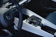 Interior do Honda Prelude alia modernidade e tecnologia híbrida
