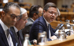 Ministro Gonçalo Matias critica lentidão da justiça administrativa e tributária em Portugal
