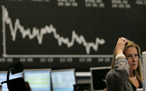 Wall Street tomba com previsões da Palantir e alertas de líderes da banca