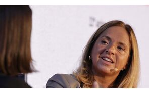 Líderes têm de saber comunicar decisões, diz Clara Raposo