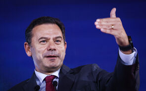 Montenegro avisa parlamento sobre défice