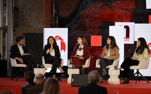Conferência O Poder de Fazer Acontecer Amélia Santos; Cármen Fonseca; Mariana Gorjão Henriques; Joana Feliciano