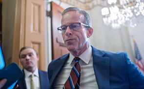  Líder da maioria republicana no Senado, John Thune