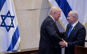 Trump discursa no parlamento israelita com Netanyahu ao lado