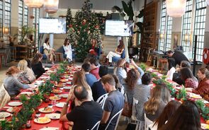 Convívio à mesa e oradores como Margarida Graça Santos e Filipa Appleton