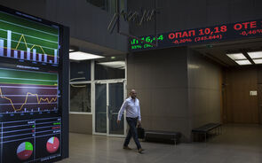 A bolsa de Atenas é uma das que mais ganha em 2025.