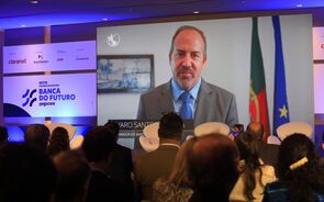 Álvaro pede modelos de governação seguros para fazer face a riscos da IA