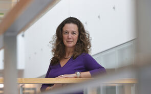 Maria João Carioca aborda a energia sustentável e geopolítica