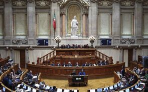 'Coligação negativa' aprova reforço de 1,6 milhões para o Tribunal Constitucional