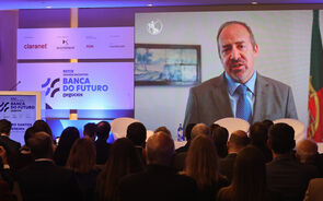 Álvaro Santos Pereira alertou para a necessidade de garantir que a inovação tecnológica não compromete a segurança, a inclusão e a confiança no sistema financeiro.