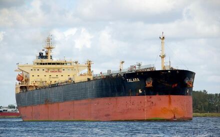 20% do consumo global de petróleo passa por este estreito.